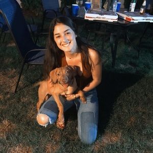 Meet your Posher, Camila